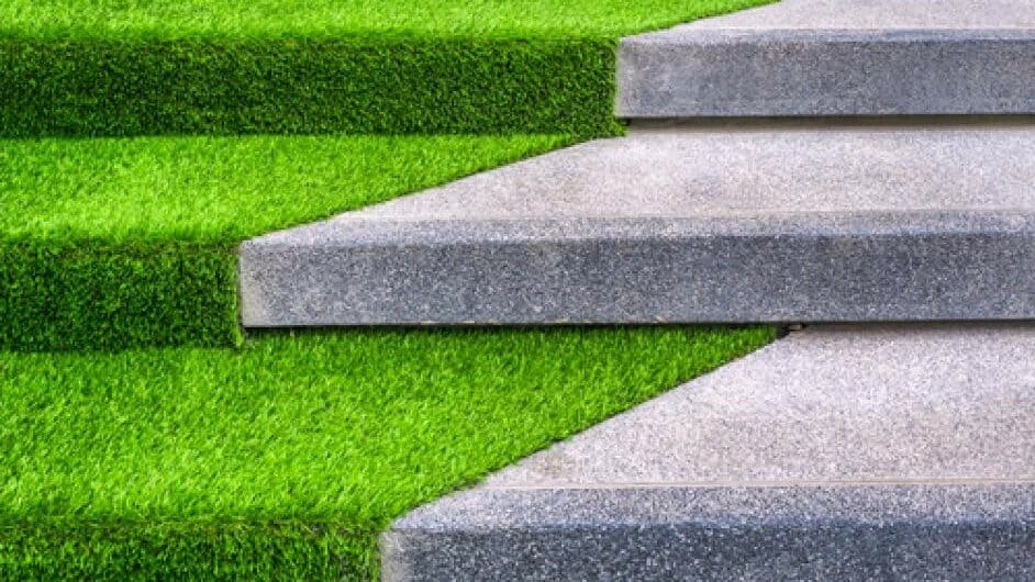 Artificial turf on concrete steps